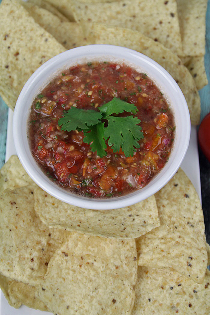 fresh garden salsa recipe with tomatoes, peppers, onion, garlic, and cilantro