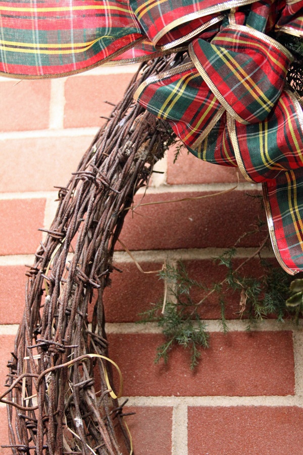 How To DIY Barb wire Christmas wreath