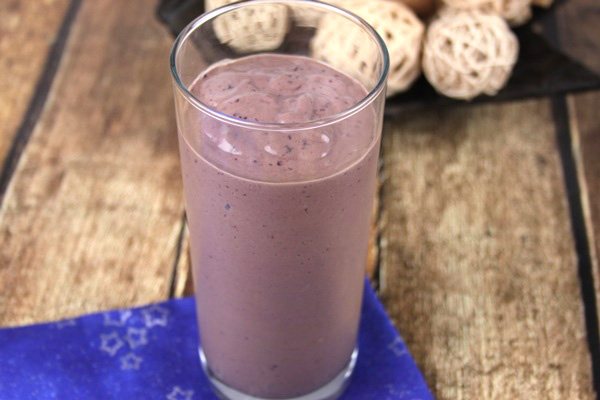 Chocolate avocado smoothie recipe with blueberries, banana, and coconut milk- dairy free, grain free, gluten free