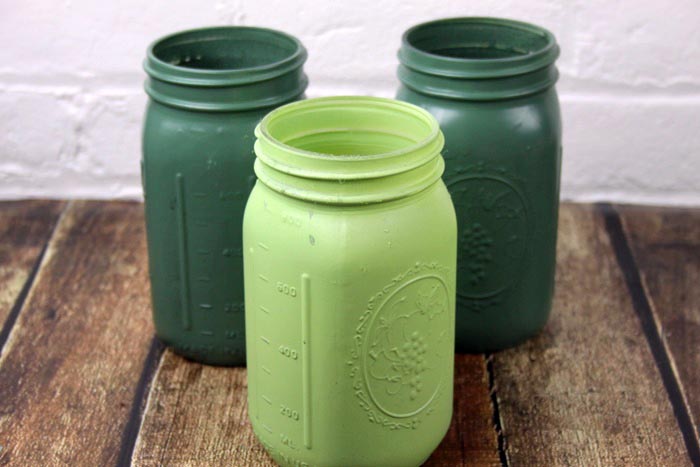 St. Patricks Day diy green mason jar planters