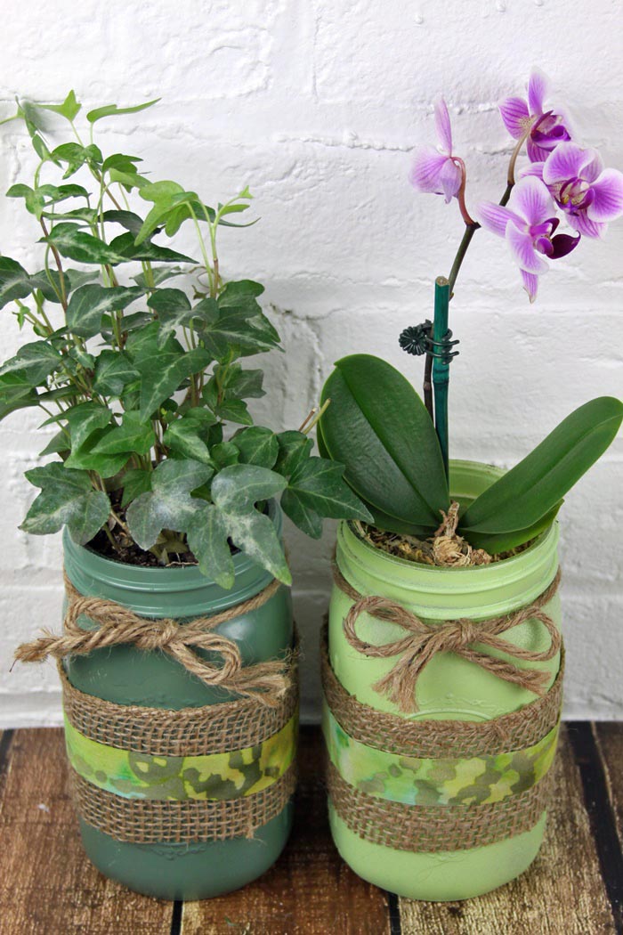 St. Patricks Day diy  green mason jar planters with burlap