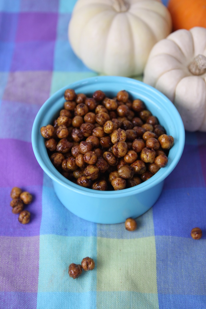 Pumpkin spice roasted chickpeas recipe. Great for fall!